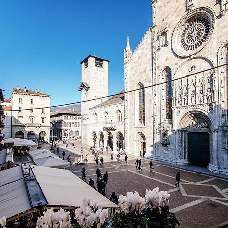 La Finestra Sul Duomo - The House Of Travelers Apartment Como Exterior foto