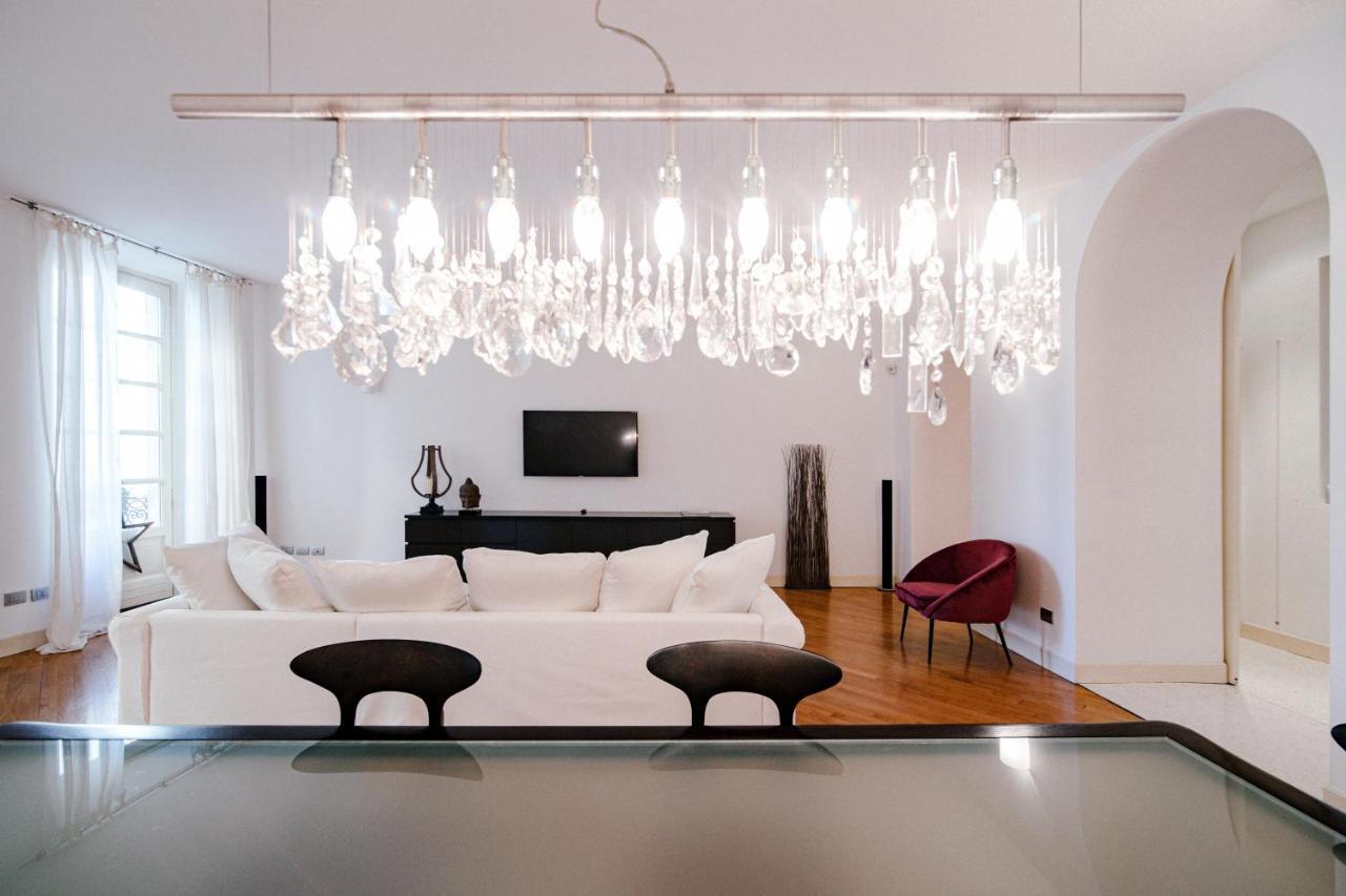 La Finestra Sul Duomo - The House Of Travelers Apartment Como Exterior foto