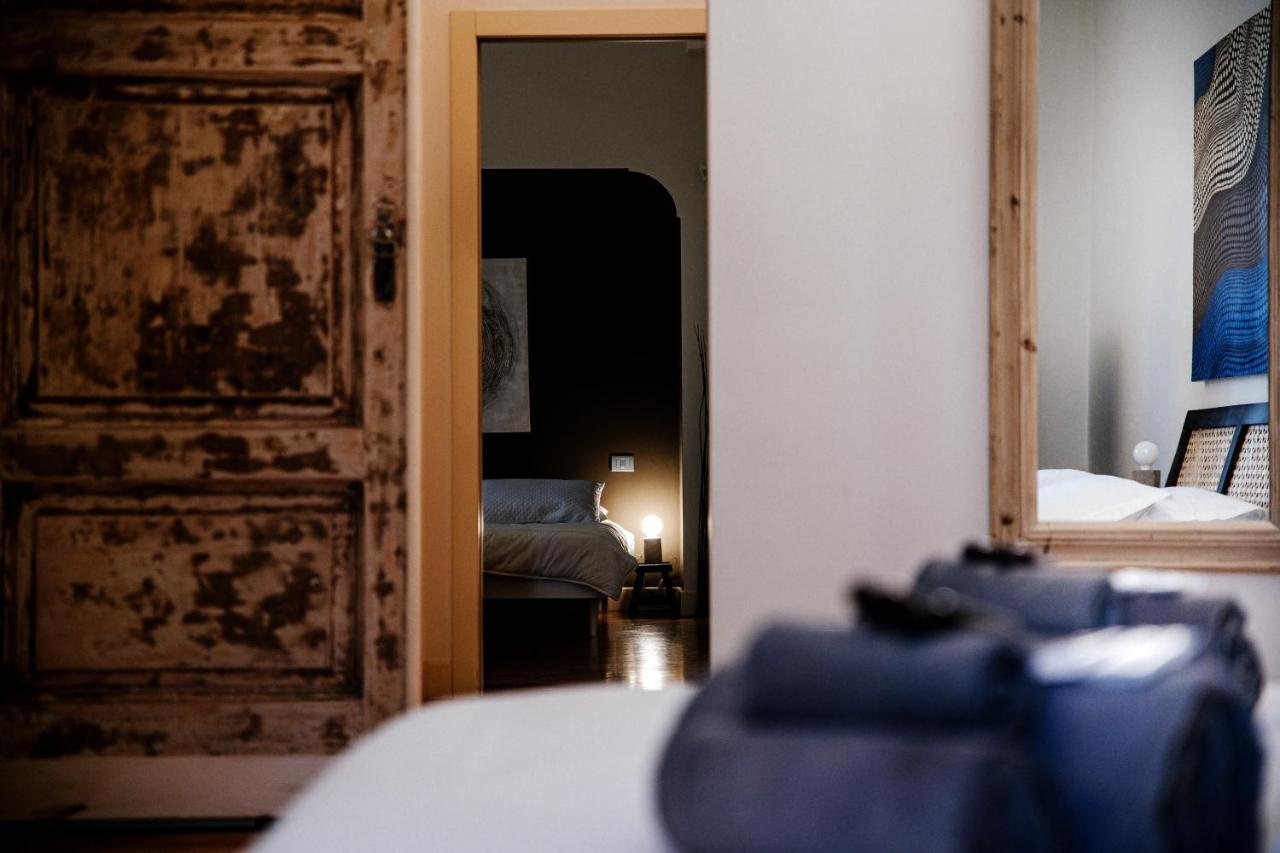 La Finestra Sul Duomo - The House Of Travelers Apartment Como Exterior foto