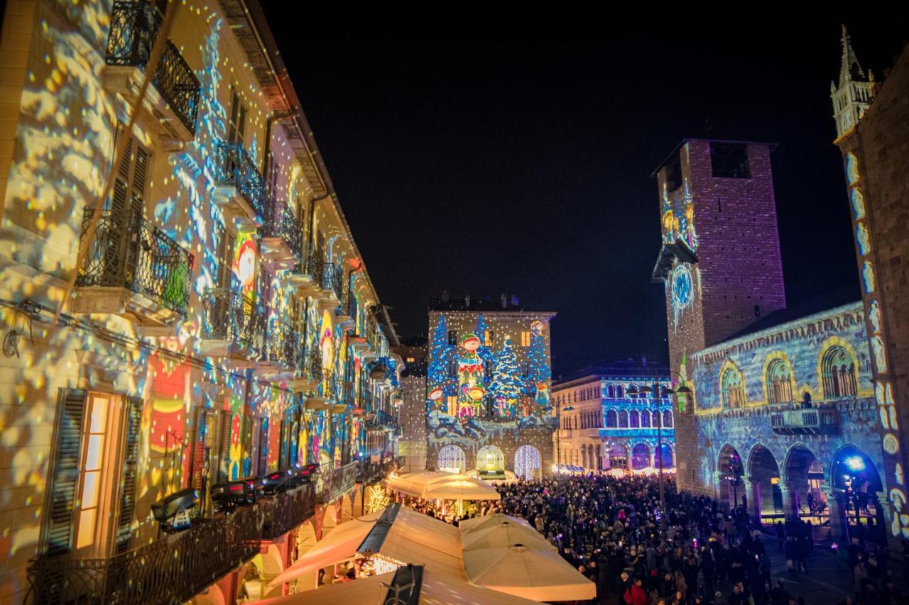 La Finestra Sul Duomo - The House Of Travelers Apartment Como Exterior foto