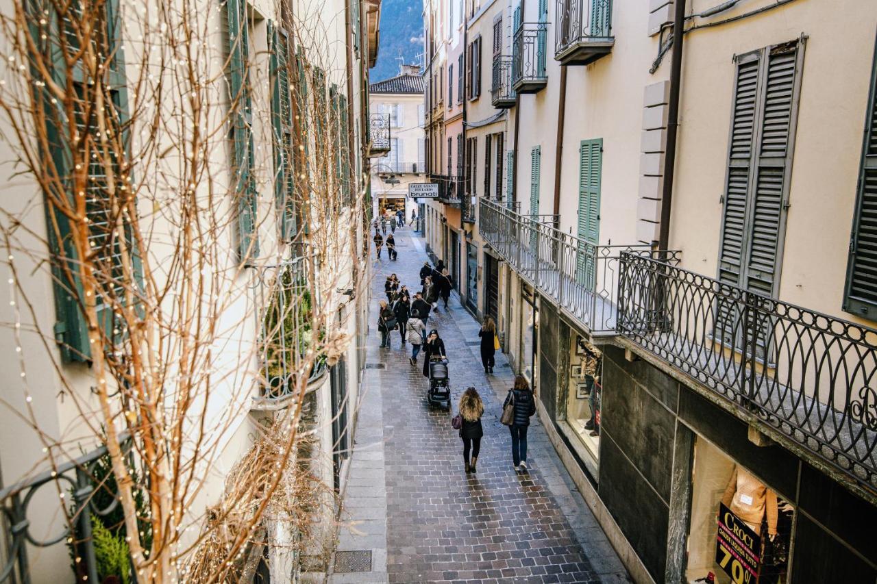 La Finestra Sul Duomo - The House Of Travelers Apartment Como Exterior foto
