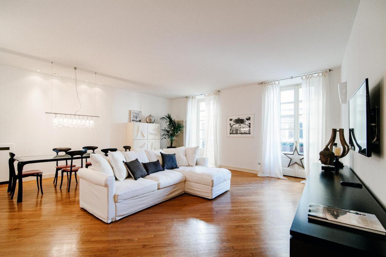 La Finestra Sul Duomo - The House Of Travelers Apartment Como Exterior foto