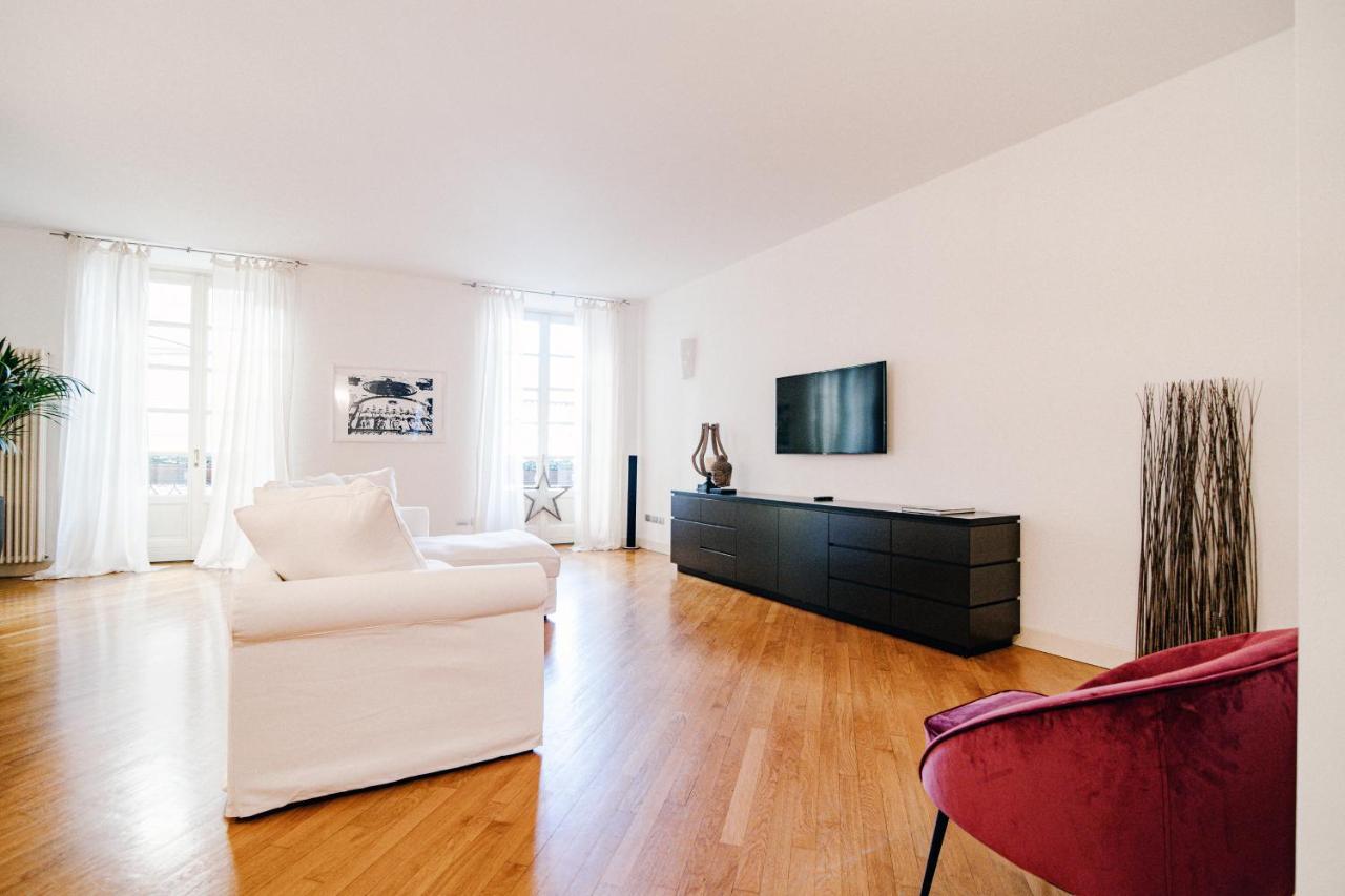 La Finestra Sul Duomo - The House Of Travelers Apartment Como Exterior foto