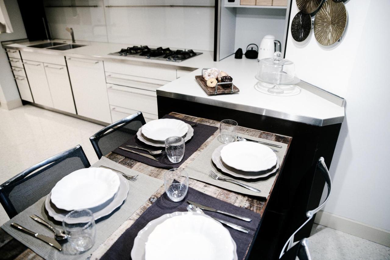 La Finestra Sul Duomo - The House Of Travelers Apartment Como Exterior foto